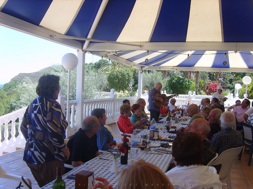 UN MECHOUI AVEC LES AMIS PN D ANDALOUSIE 9 05 2013 A MOJACA (52).JPG -  